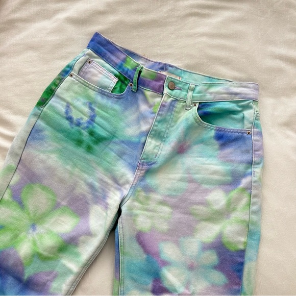 High Waisted Floral Tie Dye BDG Jean - Picture 4 of 8